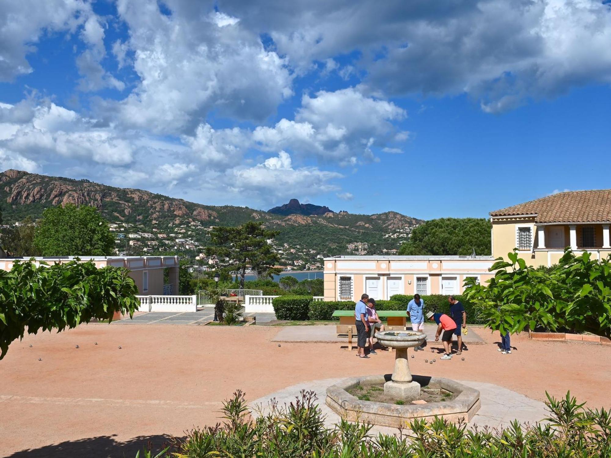Apartment Village Cap Esterel - Le Village-52 By Interhome Saint-Raphaël Exterior foto